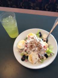 Now That S A Salad Lunch At The Spokane Valley Round Table Pizza Big Fresh Salad Bar Salad Bar Spokane Valley Lunch