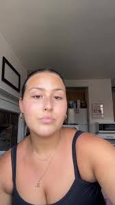 Ariane Swick's Instagram, Twitter & Facebook