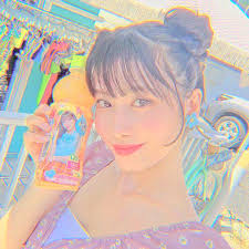 pin de 坦 𝘙𝘰𝘴𝘦 em صور منـعشه للآيدول ز garotas fofas imagens esteticas indie