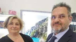 Da questi celebri luoghi, alberto angela cercherà di farci r ivivere le atmosfere che hanno preceduto la rivoluzione francese, evento che travolse la vita di maria antonietta, di suo marito luigi xvi e di molti. Uomini Che Odiano Le Donne Una Maestra Di 50 Anni Impegnata Nella Difesa Delle Donne E In Fin Cronache