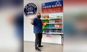 Dinda dikenal sebagai ratu lebah geng setan dan anak anggota dpr, geri adalah murid yang cukup terkenal, karena kenakalannya di sekolah. 6trgkohbms6x3m