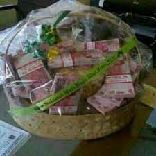 Untuk lebaran nanti @kookies.bdo menyediakan hamper atau parcel yang menarik! Parsel Gambar Lucu Foto Lucu Lucu