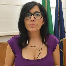 Use census records and voter lists to see where families with the dadone surname lived. Fabiana Dadone Siamo Arrivati Finalmente Al Capitolo