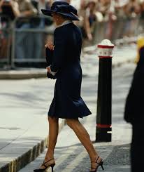I also love how timeless this is which is no easy #royal wedding #top 10 #princess diana #princess margaret #lady sarah chatto #princess eugenie #meghan markle #duchess of sussex #harry and. Princess Diana Was Friends With Princess Margaret S Daughter Lady Sarah Chatto Royal News Express Co Uk