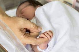 Namun, ini harus dihadapi demi kesehatan bayi dalam kandungan. Persiapan Menjelang Persalinan Yang Harus Suami Perhatikan Ayah Wajib Baca