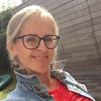 90+ perfiles de «Knippenberg»