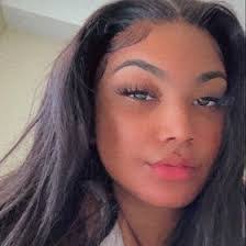 Diamond Mitchell's Instagram, Twitter & Facebook