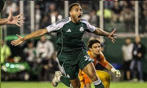 Greek kings at war: Cyriel Dessers' goal not enough as Bruno Onyemaechi's Olympiakos hit Panathinaikos with late dagger