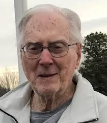 Elizabeth Dragon's Instagram, Twitter & Facebook