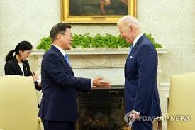 중국이 한미 정상회담을 앞두고 대만 등 이른바 중국의 '핵심 이익'을 건드리는 것은 독이 든 성배를 마시는 것이라고 경고했다. V7jyrsrxe29zlm