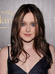 This is a nonprofit fansite and has no conection with dakota fanning. Recreate Dakota Fanning S Dramatic Red Carpet Makeup Teen Vogue