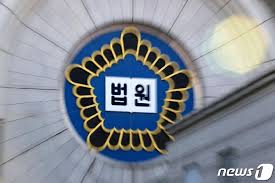 지하철 에스컬레이터에서 앞 여성에게 소변 본 20대. ê¹€ë³'ê¸° ì˜ì› í­í–‰ ë™ìž'êµ¬ì˜ì› 2ì‹¬ ê°í˜• ë²Œê¸ˆ 300ë§Œì› ë¨¸ë‹ˆíˆ¬ë°ì´