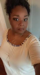 Would you rock this rich auntie concert fit?