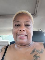 Rose Hampton (@ladyredd2) • Instagram photos and videos