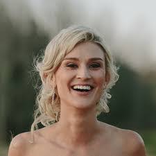 Heather Cawood's Instagram, Twitter & Facebook