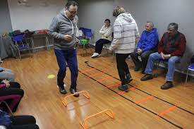 Entre los juegos recreativos para adultos mayores más populares se encuentran: Thebest Morning News Juegos Recreativos Para Adultos Mayores Juegos Recreativos Para El Mejoramiento De La Incorporacion Del Adulto Mayor Monografias Com Un Celular Poderoso Y Facil De Usar