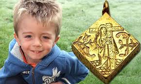 We review our favorite 6 and let you know what we like & dislike about them. James Hyatt Unearths 2 5m Treasure Trove On First Metal Detecting Expedition Daily Mail Online