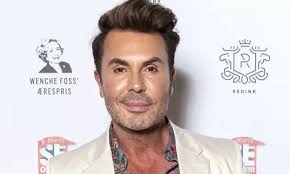 Derfor bytter han navn