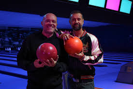 Explore tweets of max pezzali @maxpezzali on twitter. Max Pezzali E Fabio Volo Nel Video Di Qualcosa Di Nuovo