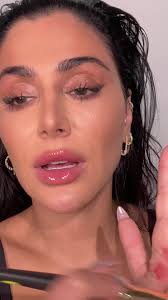 Shower Makeup What do you guys think? #showermakeup #hudabeauty #cryin...