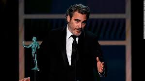 Joaquin Phoenix Honors Heath Ledger In Sag Awards Speech In 2020 Joaquin Phoenix Joaquin Best Actor Oscar