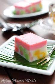 Kuih seri muka pulut hitam via norazlitaaziz.blogspot.com. Masam Manis Kuih Muih Sweets Recipes Matcha Green Tea Recipes Matcha Baking