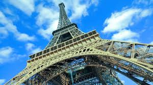 Les pompiers de paris créent l'animation autour de la tour eiffel en effectuant des descentes en rappel depuis le 1er étage. Comment Bien Visiter La Tour Eiffel Nos Bons Plans Et Conseils