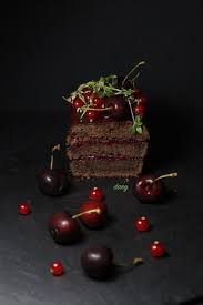 Cake Au Chocolat A La Compotee De Cerises Et Groseilles Au Thym Citron Epicetout La Cuisine De Dany Cake Chocolat Groseille Dessert Aux Fruits