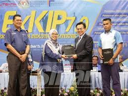 Park may bhd confirmed it is in talks with nadicorp holdings sdn bhd as part of plans to restructure the company, but added that negotiations were only in the early stages. Graduan Politeknik Berdaya Saing