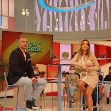 É formado em teologia pela universidade católica e em ciências da. Helder Reis E Joana Teles Substituem Jorge Gabriel E Sonia Araujo Holofote