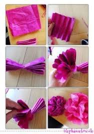 Tuto Diy Idee Deco Originale Avec Des Plumes Et Des Grosses Fleurs En Papier Crepon Ou En Papier De Soie Stephanie Bricole Fleur Papier Crepon Fleurs En Papier Papier Crepon