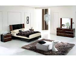 Change out your thin summer bedding for a warm, thick comforter and microfiber sheet set, or consider different colors and patterns to match an autumn theme. High Gloss Bedroom Set In Contemporary Style 33b151