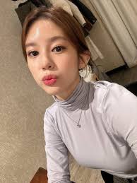 When Someone Shat In Their Own Bathtub"—And 10 Other Memorable Tweets From  Ex-MOMOLAND Member Daisy