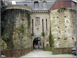 Les Portes Mordellaises Le Chatelet Avec Le Pont Levis Et Les Machicoulis Ville France Le Manoir Rennes