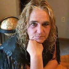 Will this winter be mild, snowy, or cold enough to cut through you? 🍴🥄🔪  The persimmon seeds are spilling their secrets! See what the "Persimmon  Lady" predicts for winter 2025-2026 (and how