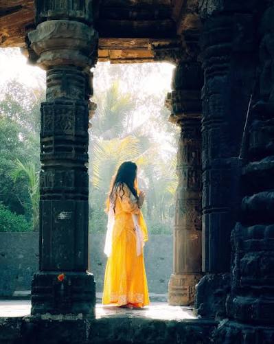Beautiful temple and details ✨ . Shiv mandir at Ambernath. Feet got burnt walking barefoot while taking shots. Also phone shots because 'idhar camera allowed nahi hai' . . #shotoniphone #ambernath #ambernathshivmandir #