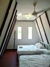 Pengunjung berpeluang melihat kesemua deretan rumah tradisional yang tersusun dari segi bentuk bumbung, tangga dan hiasan dalaman. Masbro Village Boutique Homestay Alor Gajah Melaka
