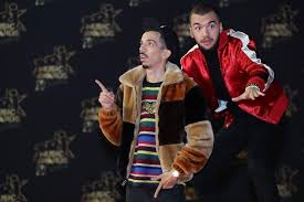 Ils ont appris à jouer de la musique au conservatoire et ont profité des possibilités offertes par internet pour publier leur tout. Bigflo Et Oli Au Saut Du Lit