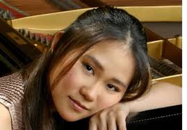 Yuzu practices with Aljona Savchenko