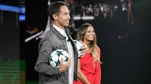 Abdo, who worked extensively overseas in sports tv and is known more for her work handling fox's soccer coverage, is essentially the first female to handle the sport of televised boxing in the u.s. Br Football Matchday Kate Abdo Steve Nash On Turner Sports Show Sports Illustrated
