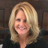 Shelley Hodges's Instagram, Twitter & Facebook