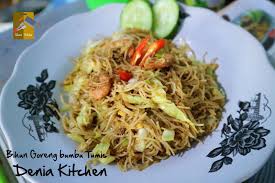 Kayak makan ala angkringan baksonya. Bihun Goreng Denia Kitchen