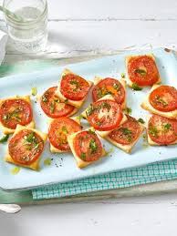 Kasestangen So Geht Der Party Snack Fitnessgerecht In 2020 Fingerfood Fingerfood Rezepte Kalt Vegetarisch Rezepte