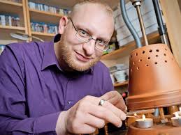 Teelichtofen und isolieren: So lebt ein Kieler Energiesparfuchs