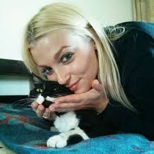 Lena Flint's Instagram, Twitter & Facebook