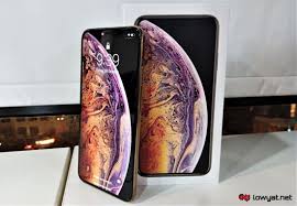 Iphone xs and xs max. Iphone Xs Max Screen Replacement Costs Almost Rm 2000 In Malaysia Lowyat Net