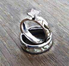 White Camo Engagement Ring And Silver Band Titanium Ring Set With Cubic Zirconia Camo Engagement Rings Camo Wedding Rings Camo Wedding Rings Sets