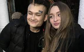 Девушки поприветствовали друг друга теплыми объятиями. Dietolog Dilara Devushka Alishera Morgenshterna Publichno Osedlala Muzykanta Radi Blagoj Celi Moskovskie Novosti Moskovskij Biznes Portal