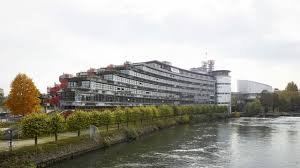 Das rentenalter für männer bleibt unverändert bei 65. Ungleichbehandlung Im Gesetz Regelung Fur Witwerrente Schweiz Verstosst Gegen Menschenrechte News Srf