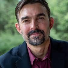 Daniel Schneck's Instagram, Twitter & Facebook